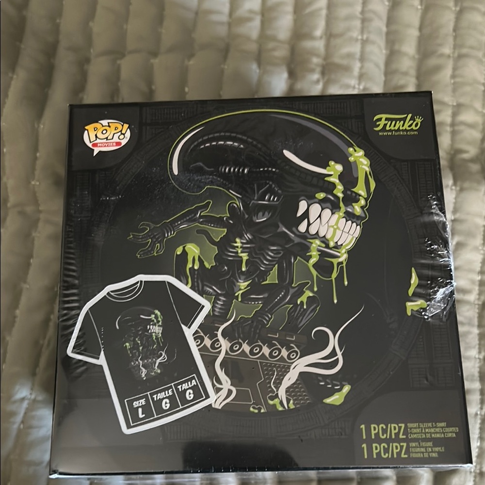 Funko Black and Green Graphic Tee Short Sleeve